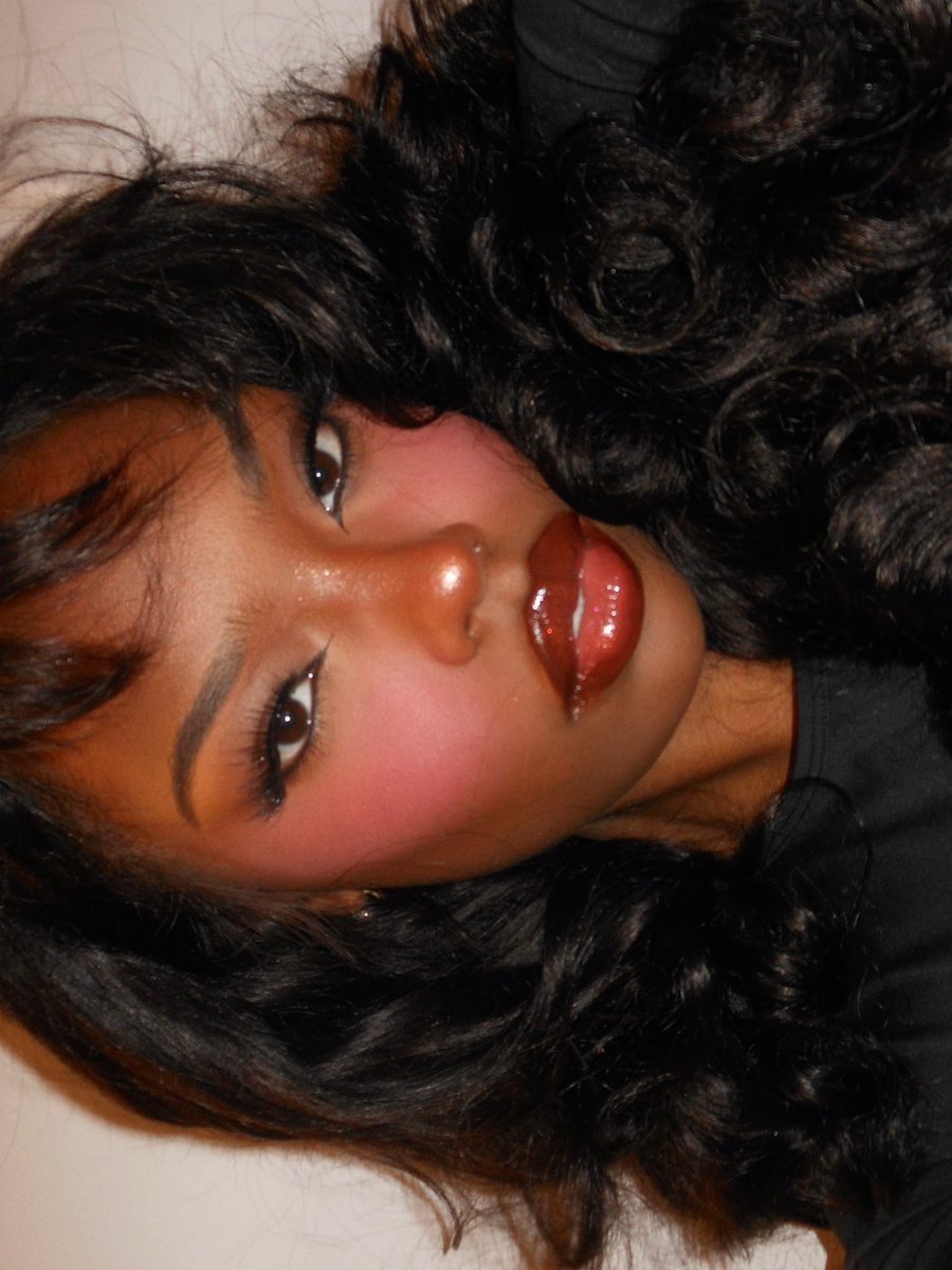 afroblv's tweet photo. tried a paintedbyesther look xx https://t.co/5nDJqF3Wco