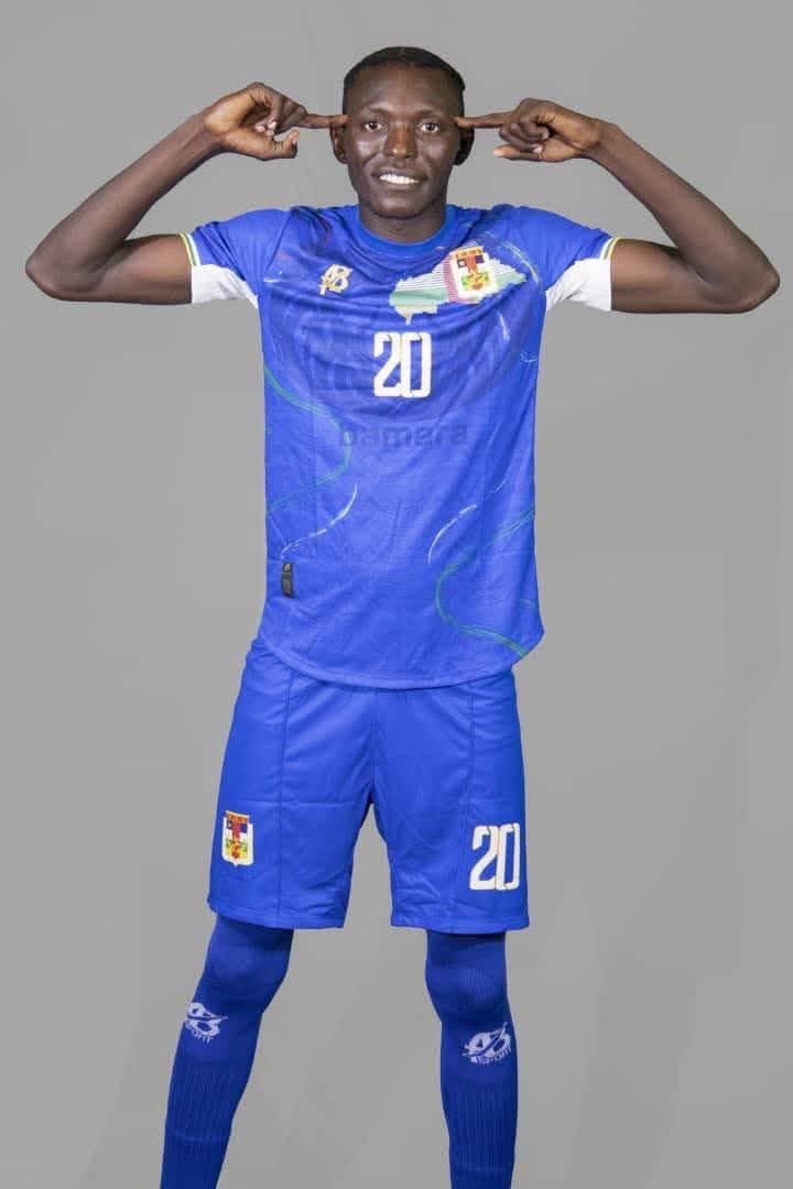 Buteur lors du premier match, Sydney Tchibinda ne sera pas sur la pelouse demain face à la Mauritanie. L’attaquant a reçu un coup au genou gauche et a été mis au repos pour une semaine par le staff médical. Sa présence reste également incertaine pour le 13 août face à Madagascar.