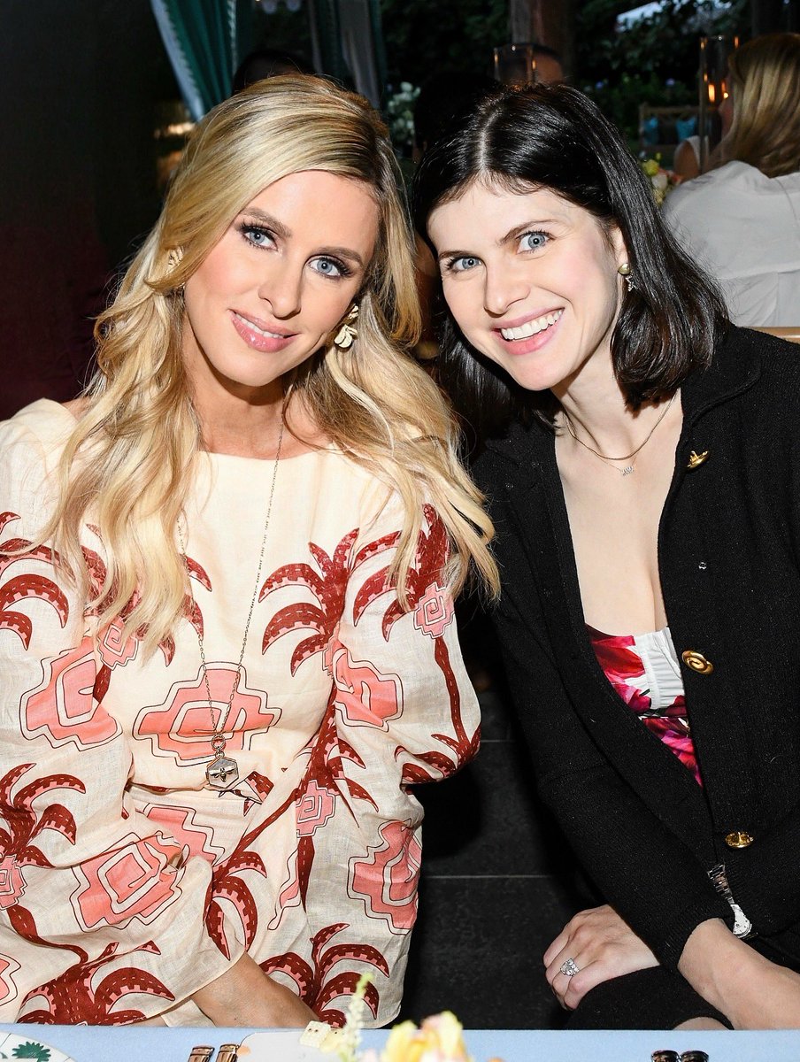 Beautiful night celebrating <a href="/saks/">Saks Fifth Avenue</a> x <a href="/AmazonFashion/">Amazon Fashion</a> 👗💘🛒