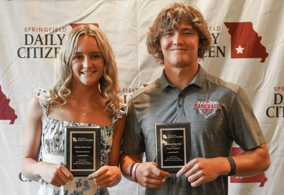 Ryan W. Collingwood (@rwcollingwood) on Twitter photo How cool is this?
Former <a href="/NixaBaseball/">Nixa Baseball</a> standout and recent <a href="/Mets/">New York Mets</a> draft pick <a href="/WyattVincent06/">Wyatt Vincent</a> was the 2025 Daily Citizen Male Athlete of the Year, which comes with a $1,000 scholarship.
Since he decided to forgo college baseball, he opted to donate his award $$$ to 2025 Female How cool is this?
Former <a href="/NixaBaseball/">Nixa Baseball</a> standout and recent <a href="/Mets/">New York Mets</a> draft pick <a href="/WyattVincent06/">Wyatt Vincent</a> was the 2025 Daily Citizen Male Athlete of the Year, which comes with a $1,000 scholarship.
Since he decided to forgo college baseball, he opted to donate his award $$$ to 2025 Female