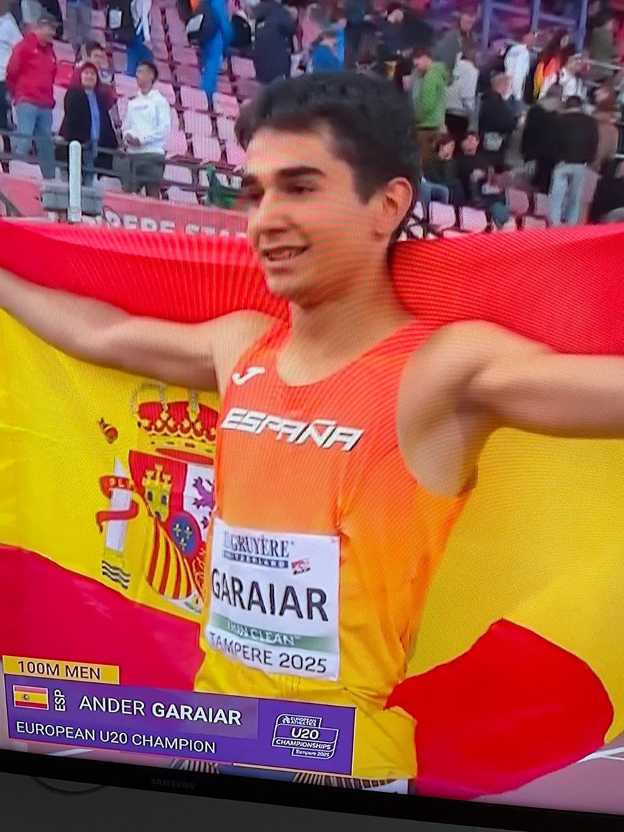 Campeón de Europa sub-20 en 100 metros.