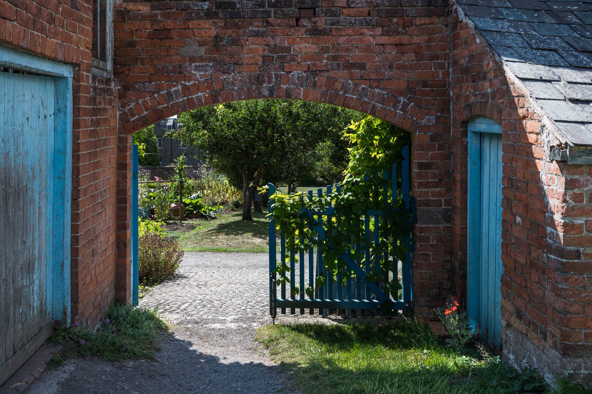 I do like photographing with the frame of doors and windows
