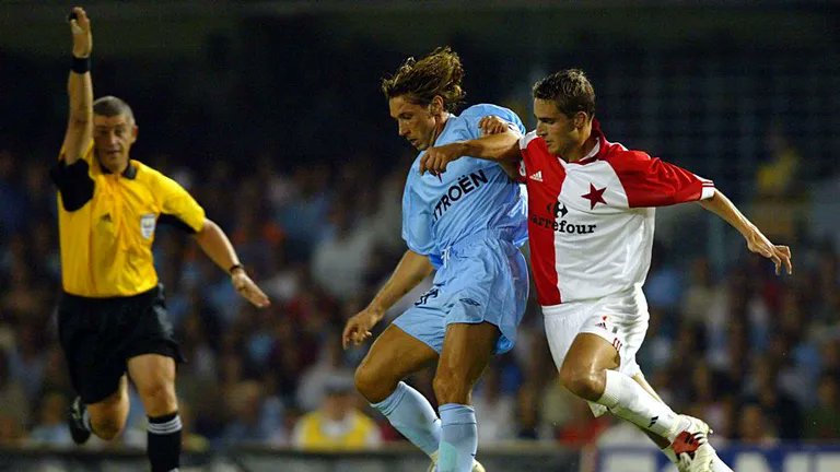 Mundo Celeste (@mceleste1923) on Twitter photo Cúmprense 2⃣2⃣ da ida da fase previa da <a href="/ChampionsLeague/">UEFA Champions League</a>
O <a href="/RCCelta/">Celta</a> recibía en Balaídos ó <a href="/slaviapraha/">SK Slavia Praha</a> e o equipo de Lotina vencía 3-0 grazas ós goles de Mostovoi, Jesuli e Edú (<a href="/EduSchimidt/">Edu Schimidt</a>)
A volta case daría un disgusto pero o #Celta clasificaría para Champions
📸Queimadelos Cúmprense 2⃣2⃣ da ida da fase previa da <a href="/ChampionsLeague/">UEFA Champions League</a>
O <a href="/RCCelta/">Celta</a> recibía en Balaídos ó <a href="/slaviapraha/">SK Slavia Praha</a> e o equipo de Lotina vencía 3-0 grazas ós goles de Mostovoi, Jesuli e Edú (<a href="/EduSchimidt/">Edu Schimidt</a>)
A volta case daría un disgusto pero o #Celta clasificaría para Champions
📸Queimadelos