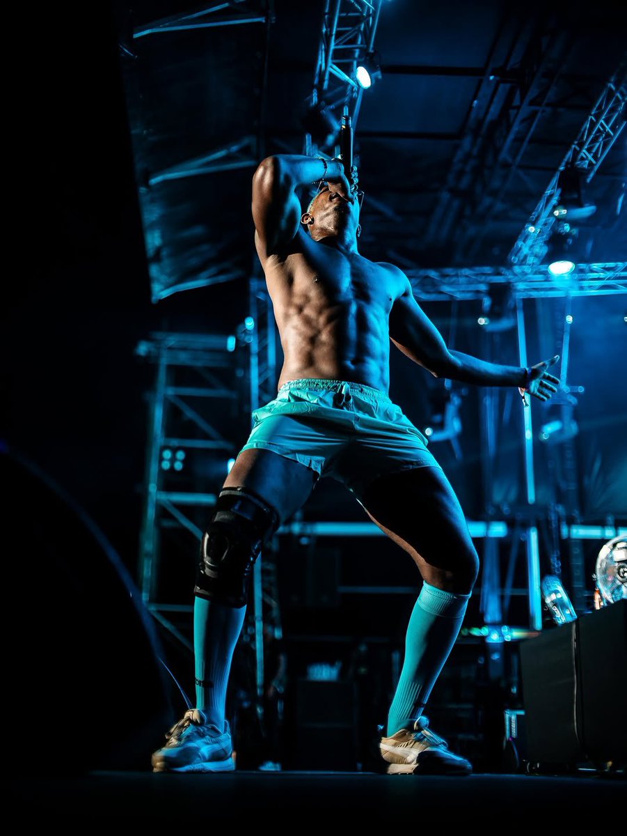 Je suis tellement content d’avoir relevé haut les mains ce défi afin d’être en full shape pour l’<a href="/aquamusicfest/">AQUA MUSIC FESTIVAL</a> 💪🏾⚡️‼️