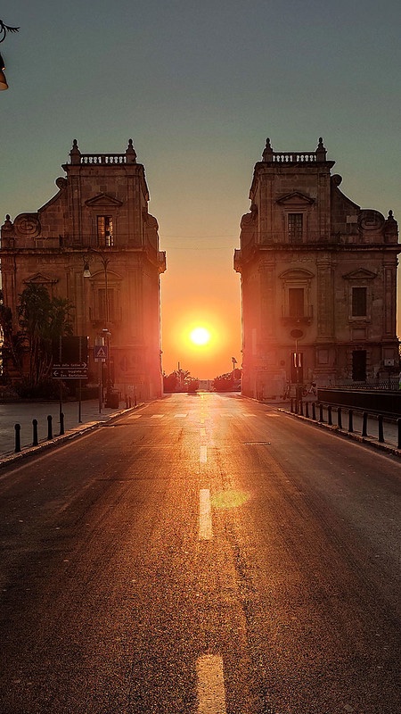 Quando finisce il giorno !!!

Porta Felice, sec. XVI - XVII
Palermo fortificata