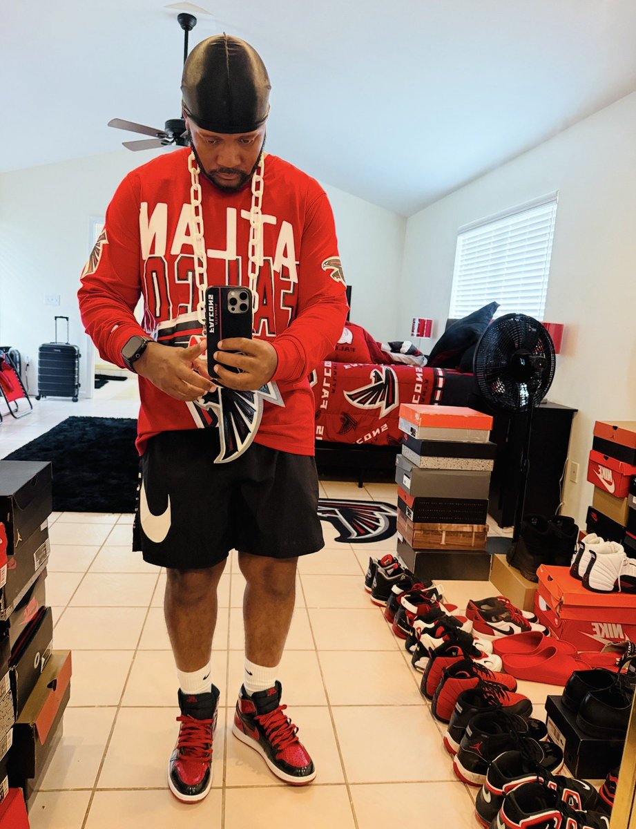 It’s game day in the 🅰️..❤️🖤 🏈 

#hometeam 
#dirtybirds 
#dbn4l