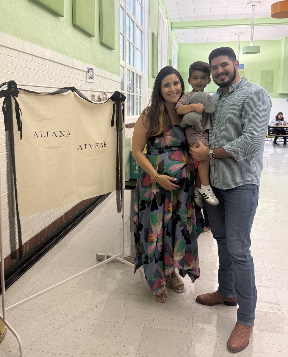 ROEworld's tweet photo. A baby is brewing, and so is the excitement! βπΆπ½ Celebrating Ms. Alvear before PD kicks off! π #BabyOnTheWay #SPEDFamily #ROEπππ€ https://t.co/4xFycSEXNC