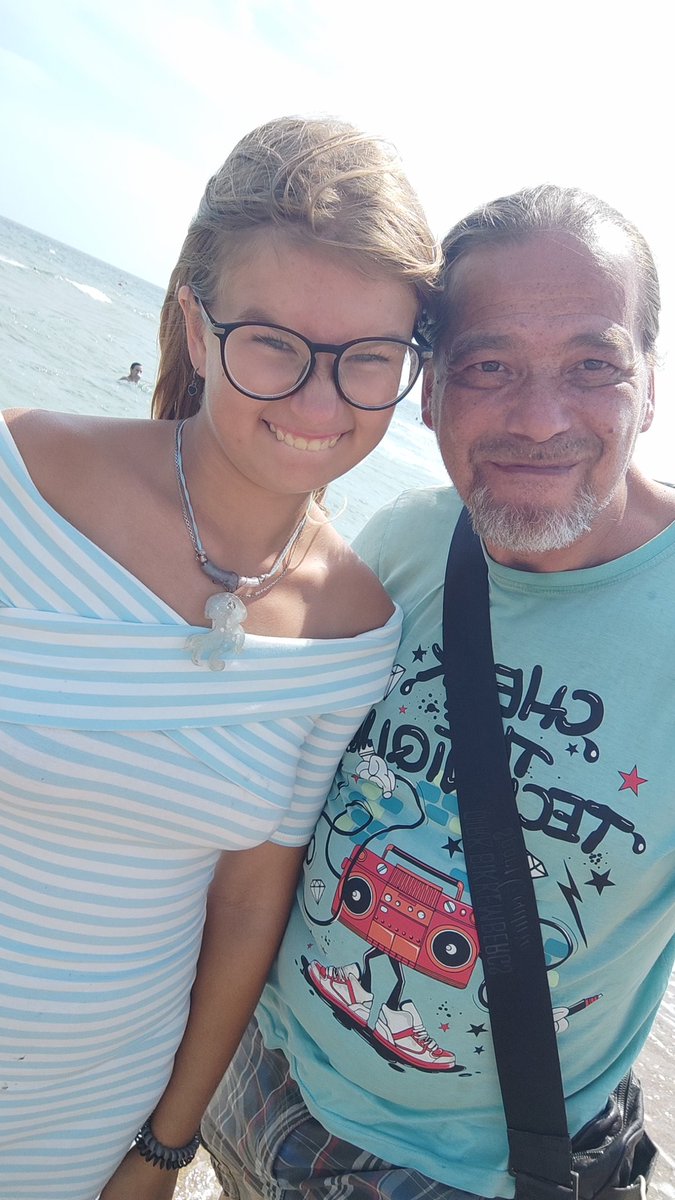 SlavaLim's tweet image. И пусть Егорушка Крид поет грустные песни! 🌊👫🌴