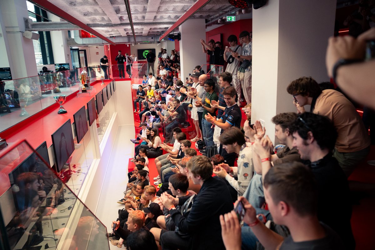 Round 2 of the BLAST Bounty offline experience is taking place this weekend in the MOUZ HQ 🇩🇪

Key Facts: 
• Sunday (10.08.2025) 
• MOUZ HQ, Glockengießerwall 1, 20095 Hamburg 
• Doors open at 12:30 
• Free Entry 
• Players will be visible while playing  

For more