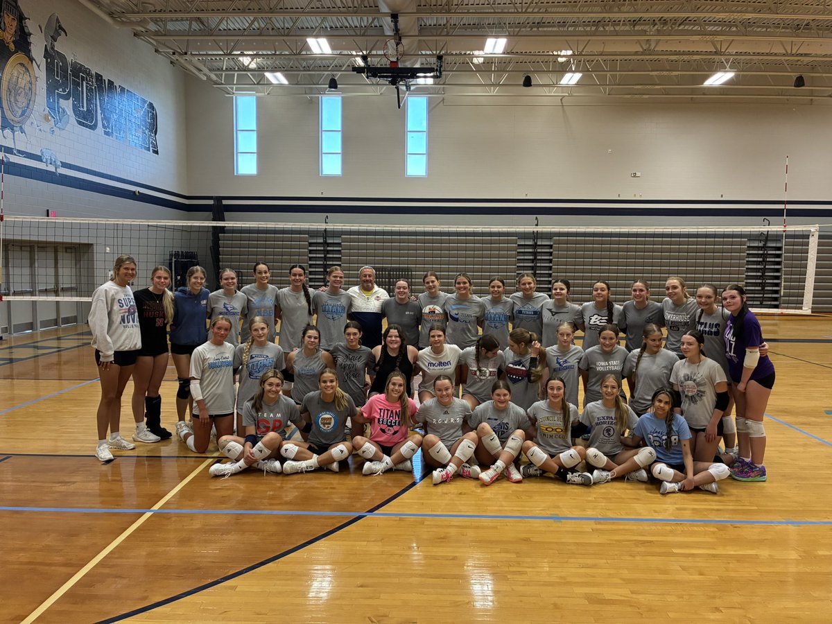 lc_volleyball's tweet photo. Huge THANK YOU to @mac_podraza10 for running a fun and extremely successful camp the last 2 days! We cannot wait for season to start on Monday! #LCVB 🏐 https://t.co/SHpN8DTnyD