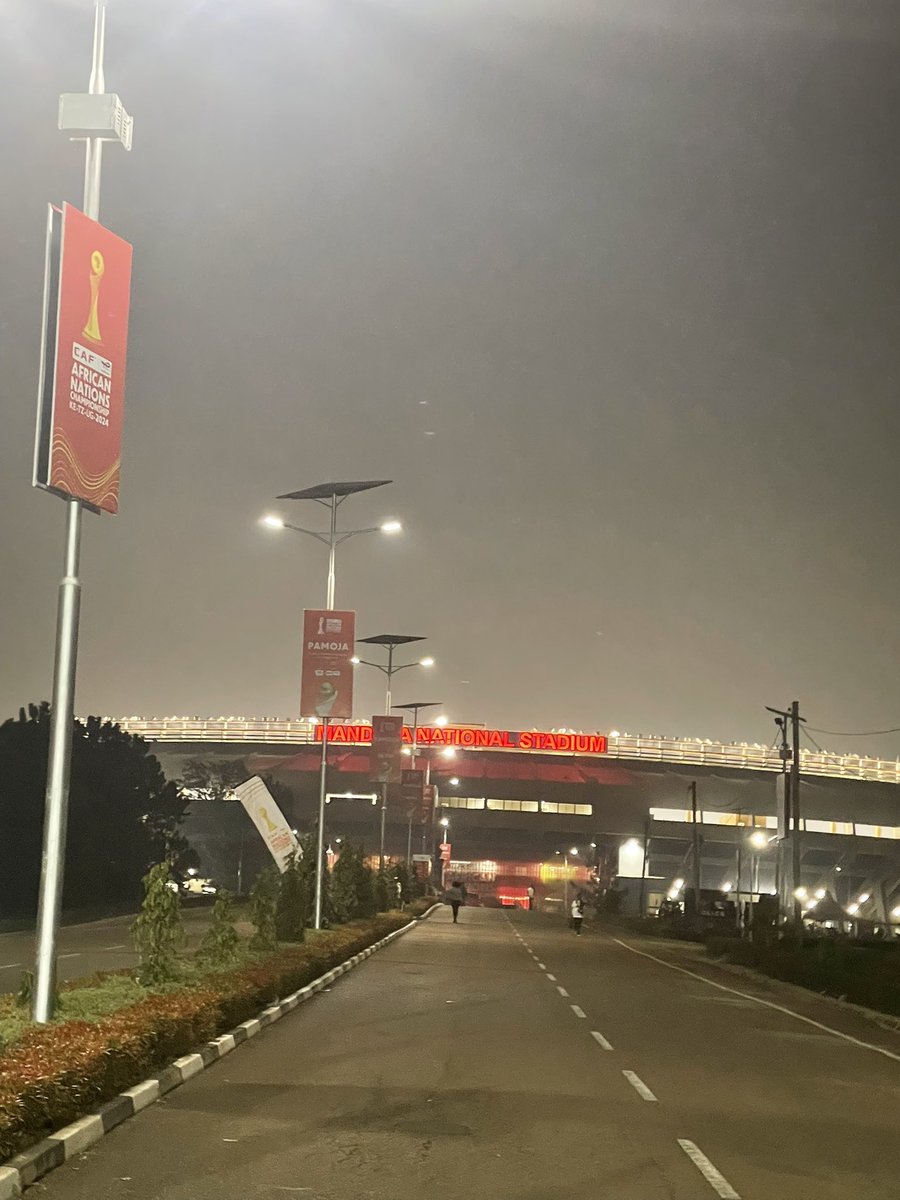 Guinea 🇬🇳 0-2 🇺🇬 Uganda
Cranes flying tonight 🇺🇬

#GUIUGA | #TotalEnergiesCHAN2024