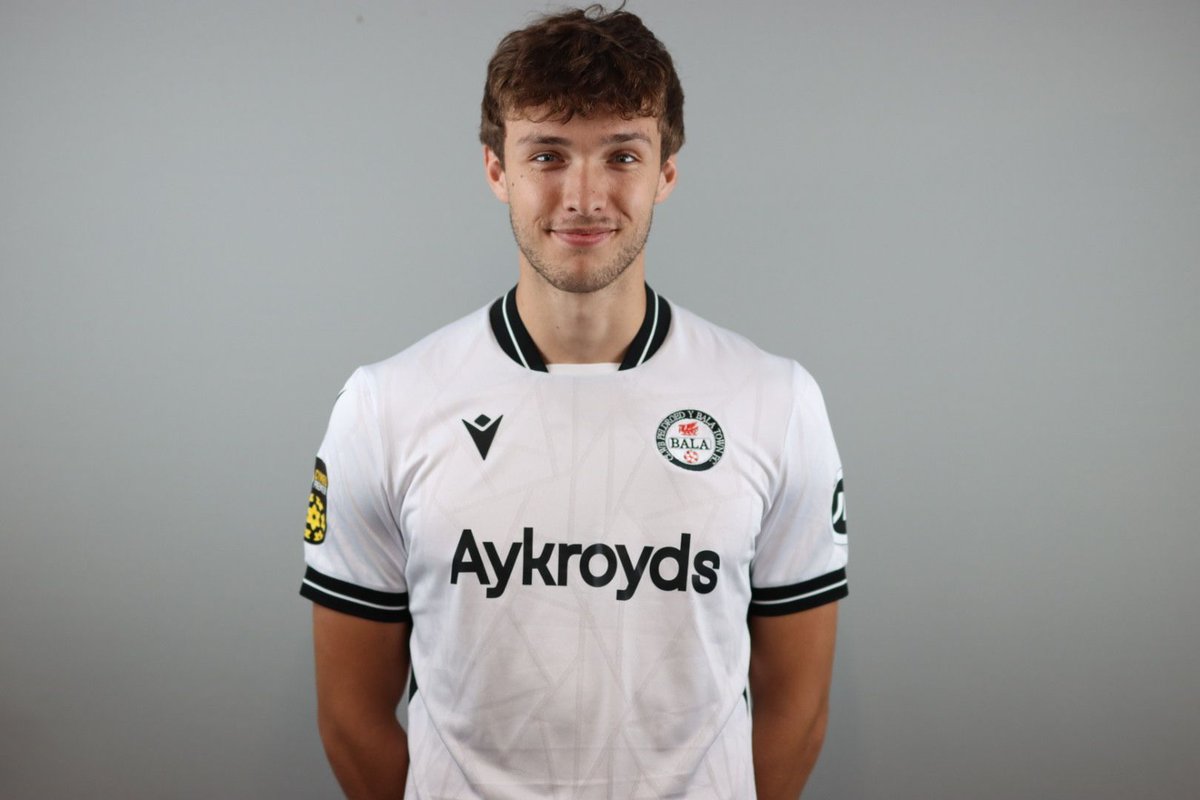BalaTownFC's tweet photo. Levi Lumeka, Evan Smith and Olamide Ibrahim all make the squad this evening shortly after signing for the Town 👏

Formal announcements will follow in due course

Croeso i Faes Tegid lads!

#Lakesiders https://t.co/dVn9vYRBQj