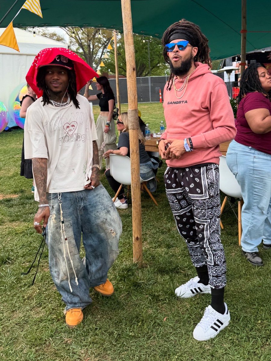 God Does Like Ugly. <a href="/JIDsv/">(J.I.D)</a> 🤜🏽🤛🏽