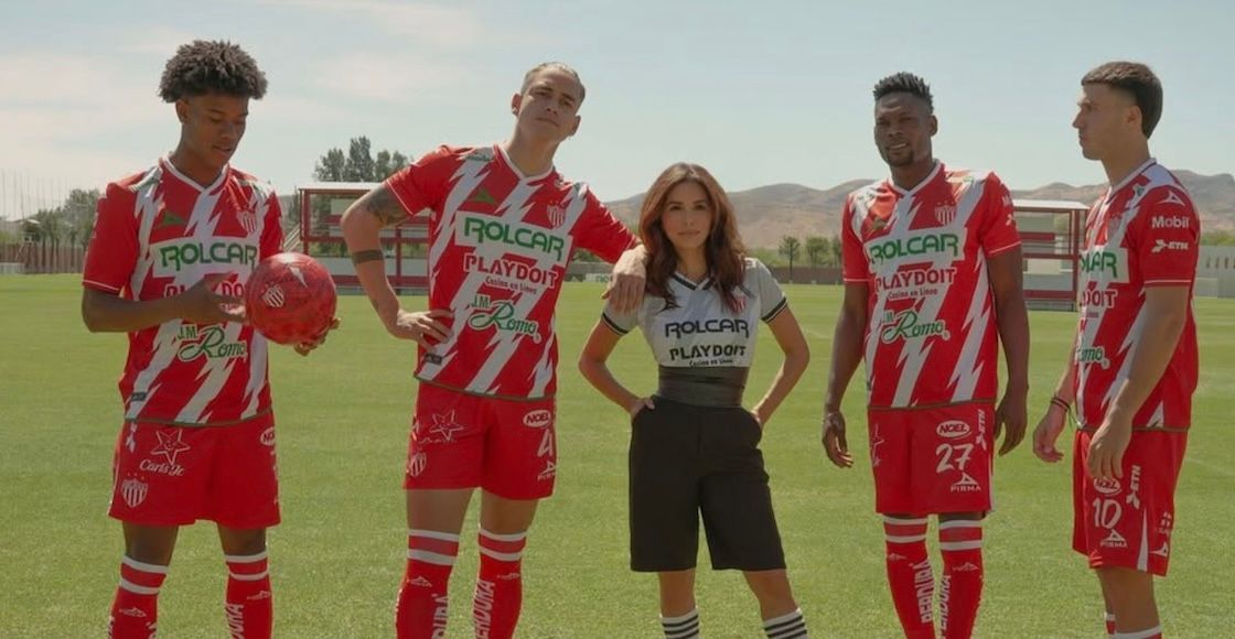El Necaxa empieza a recuperar el brillo que perdió en los últimos años… y todo gracias a Ryan Reynolds, Rob McElhenney y Eva Longoria ⚡🇲🇽.
Sí, los ‘Hidrorayos’ ya tienen su propia serie y la neta está bastante entretenida.

Ya vimos varios capítulos y acá te dejamos 5 razones