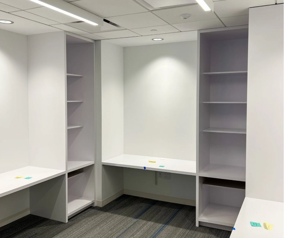 Our partnership with a prestigious modern art museum features glass-walled offices, integrated shelving, and streamlined finishes

#TeamMass successfully delivered a unique project designed to reflect the museum’s signature aesthetic while supporting its daily operations.