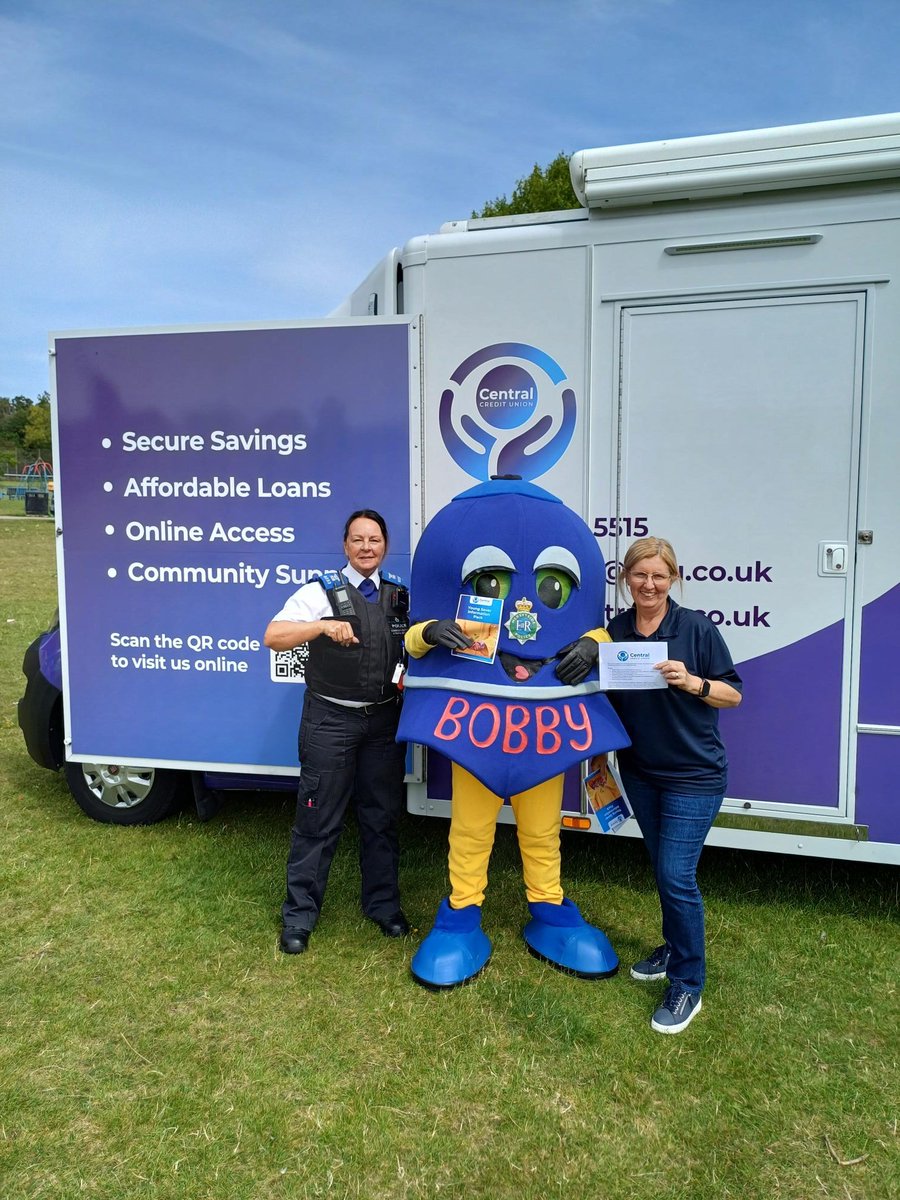 MerPolSthLpool's tweet photo. Officers from Admiral Street had a fantastic time at the HAF event in Princes Park this week, hosted by Merseyside Play Action Council! It was a brilliant opportunity to connect with local families.   #CommunityPolicing https://t.co/i6ky2rgmfR