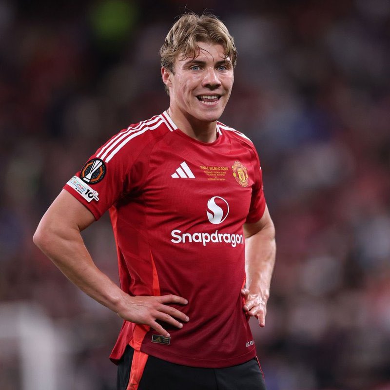 Manchester United, Rasmus Højlund’u kiralık olarak göndermek istiyor. 

(Fabrizio Romano)