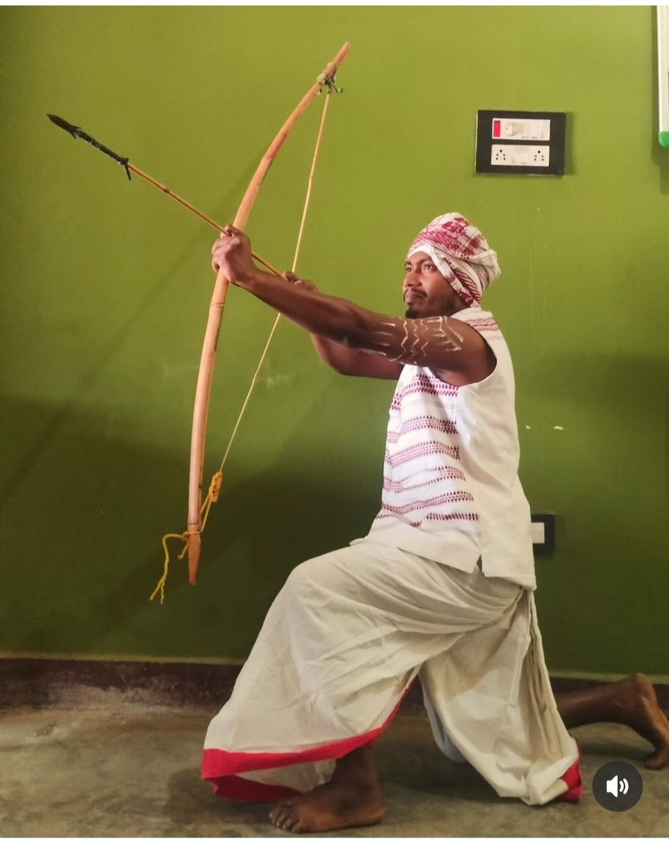 दिकू लोग आदिवासियों की जल जंगल जमीन से दूर रहो 🏹 #आदिवासी_दिवस #worldindigenousday #विश्व_आदिवासी_दिवस <a href="/MinzNilofar/">निलोफर मिंज 'चहक'‏نیلوفر</a> <a href="/AadiwasiAwaj/">आदिवासी आवाज़ - The Tribal Voice</a> <a href="/TribalArmy/">Tribal Army</a>