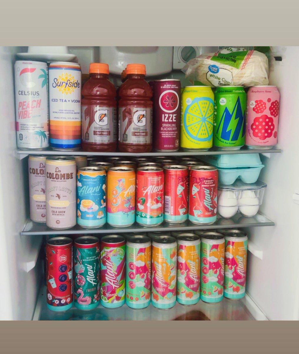 AsenathDuron's tweet photo. When you pretty much live off drinks 🤭😅🩷🧡✨✨ @AlaniNutrition @drinkpoppi https://t.co/3pfBcqb9h7