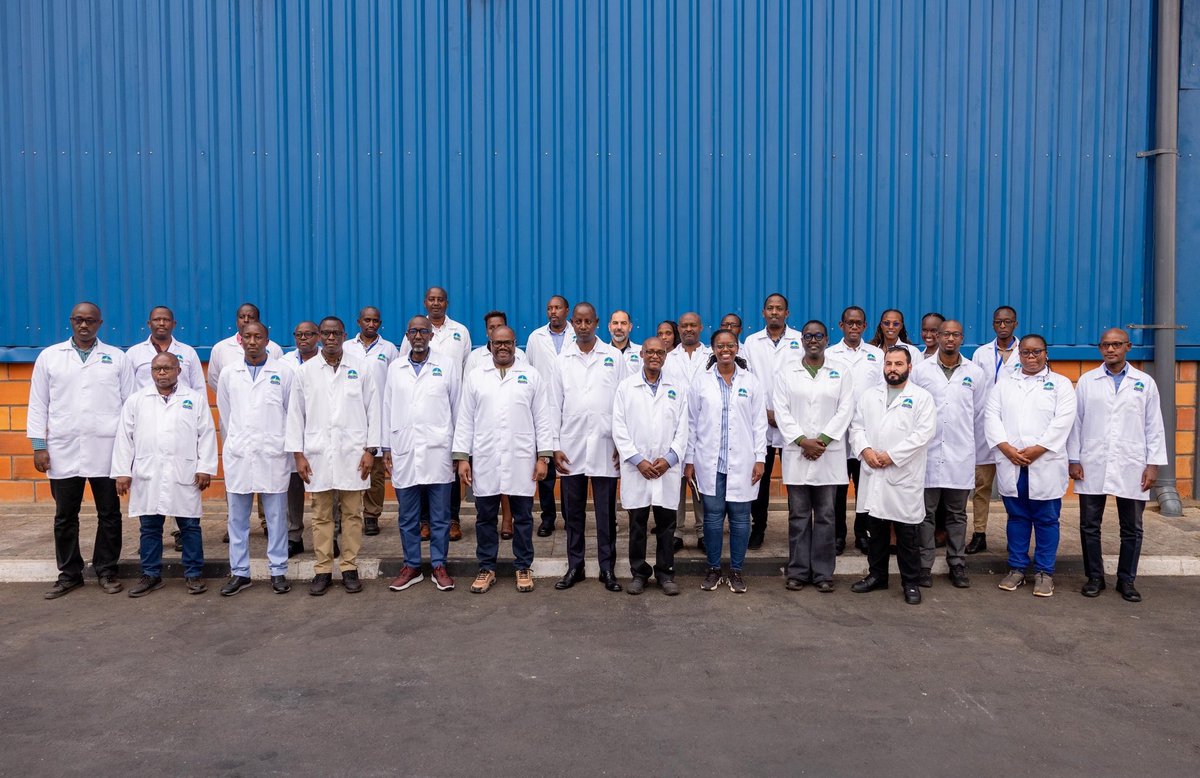 Mu butumwa yatanze kuri uyu wa Gatanu ubwo yazisuraga mu ruzinduko rw'iminsi ibiri ari kugirira mu Ntara y'Iburasirazuba <a href="/RwandaEast/">𝐄𝐚𝐬𝐭𝐞𝐫𝐧 𝐏𝐫𝐨𝐯𝐢𝐧𝐜𝐞 | 𝐑𝐰𝐚𝐧𝐝𝐚</a>, Minisitiri w'Intebe Dr Nsengiyumva, yazisabye kongera umusaruro wazo kugira ngo zibashe kwagura isoko ryo mu Gihugu n'iryo ku rwego mpuzamahanga.