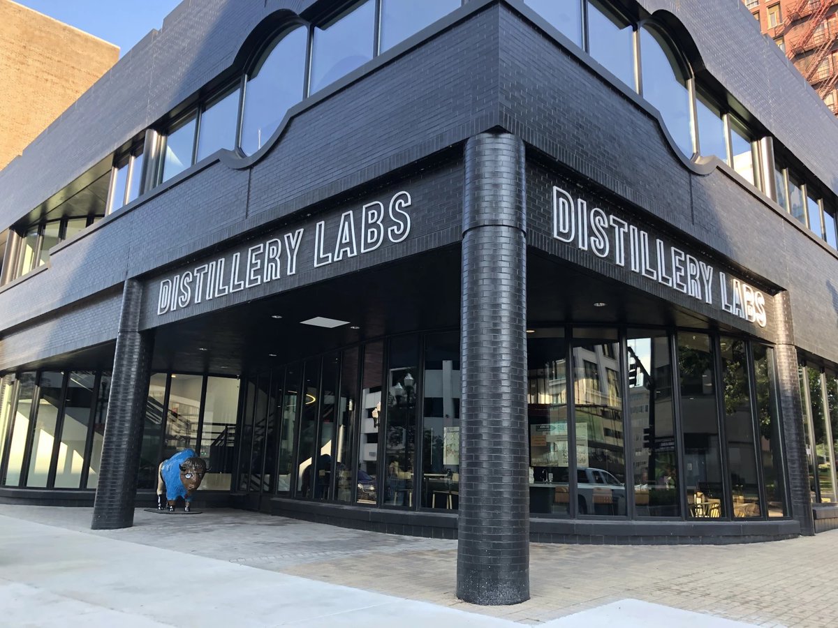 Distillery Labs just celebrated one year of powering #Peoria’s startup energy! 🎉

250+ founders. $1.5M+ raised.
Innovation, food, and tech — all in one place.

Year two is looking even brighter. 🔥

📖 ow.ly/GIKJ50WC2Kq

#DistilleryLabs #StartupPeoria