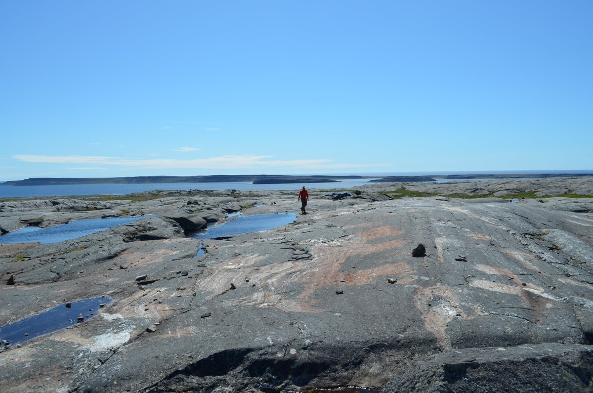Les roches vieilles de 4,3 milliards d'années provenant du Nunavik ne sont pas seulement anciennes, elles sont aussi des capsules temporelles. Découvrez les recherches du Prof. Jonathan O'Neil dans la série documentaire La préhistoire du Québec. 

🔗 bit.ly/45pbZOd