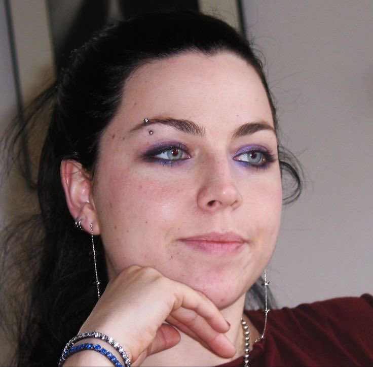 hourly amy lee (@amyleehourly) on Twitter photo 