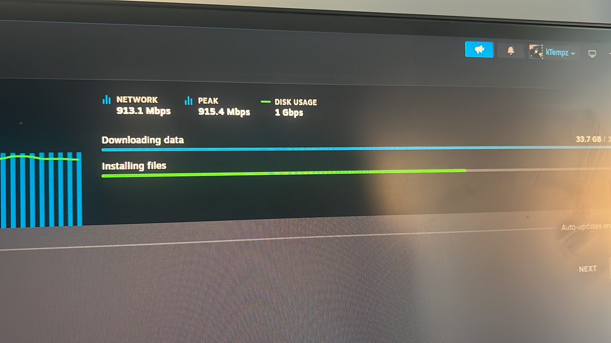 Tempz's tweet image. Never in my life have I seen download speeds like this 🤯