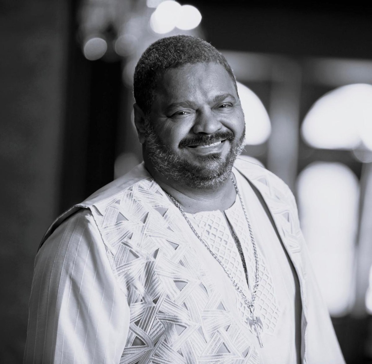 Corinthians's tweet image. O Sport Club Corinthians Paulista lamenta com pesar a morte de Arlindo Cruz, que nos deixou nesta sexta-feira (8), aos 66 anos. 

Referência, o sambista Arlindo Cruz, ao longo de sua carreira, integrou o tradicional conjunto Fundo de Quintal, compôs e marcou com sua voz inúmeros…