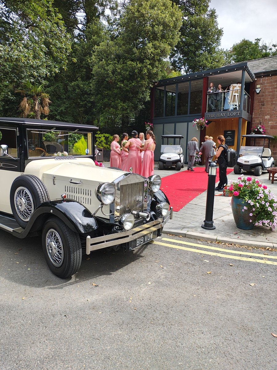One of our Imperial Viscount Landaulette wedding cars waiting outside Allerton Manor in Liverpool #wedding #cars #liverpool #vintage #allertonmanor  barringtonscars.co.uk