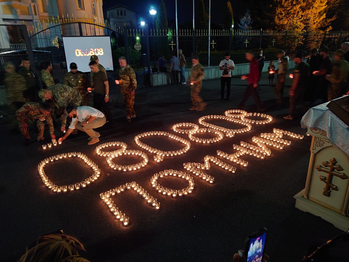 A memorial service was conducted and a mourning gathering took place in North Ossetia's Dzæwdžyqæw/Vladikavkaz, honouring the victims of the 2008 aggression of Georgia against Ossetia.