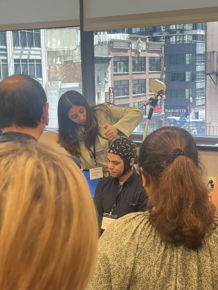 SoterixMedical's tweet photo. Jelena Jovanović joined us from @mBrainTrain to discuss how mobile EEG is transforming neuroscience inside &amp; outside the lab and demonstrate how to use the revolutionary, fully mobile SMARTING PRO EEG system. #ANNTW2025 #EEG https://t.co/BE75IhRriM