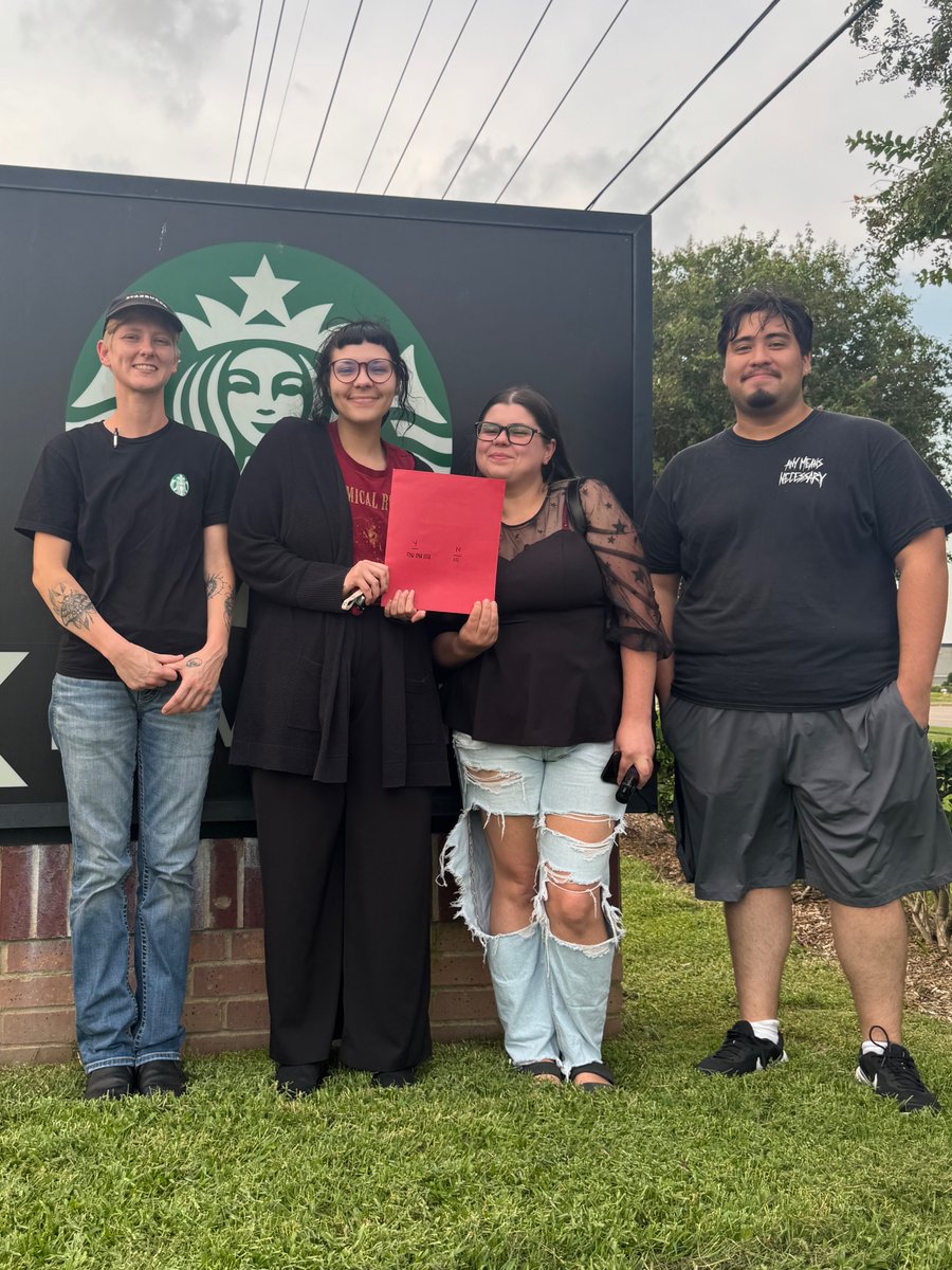 SBWorkersUnited's tweet image. We&apos;re going into the weekend with some NEW UNION STORES!!! 🥳🎉

Congratulations to Starbucks workers who just voted to unionize at these locations!

☕️COLUMBUS, OH - Olentangy River Rd.
☕️BEAUMONT, TX - Dowlen &amp;amp; Folsom
☕️DES MOINES, IA - 3830 Merle Hay Rd.