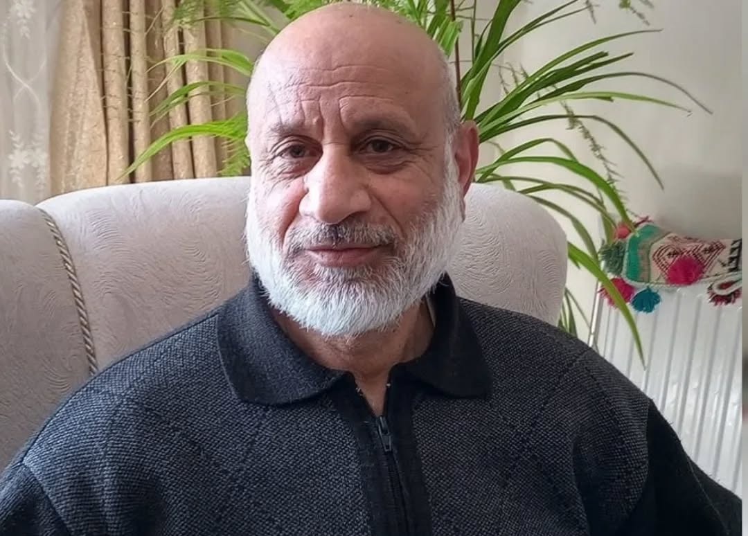 İbrahim Halil Özleblebici..
64 yaşında, Orkır Deri fabrikasında bekçi..
Uşak Merkez Karma Deri OSB'de 20.30 sularında fabrikadaki deri işleme dolabına düşürdüğü falçatasını almak için girdiği dolaptan çıkamayıp boğularak (ya da kimyasallardan zehirlenerek) hayatını kaybetti..