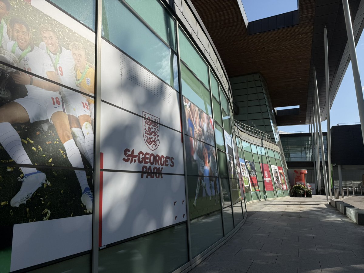 EllaBarber_'s tweet image. Was a pleasure to attend today’s WSL 2 media day at Saint George’s Park for @VAVEL ⚽️🎤

I had the opportunity to interview 11 players across the various teams - quote pieces to follow on the VAVEL website ahead of the new season.✍🏻🔜

#WSL2 #BWSL2 #WSL
