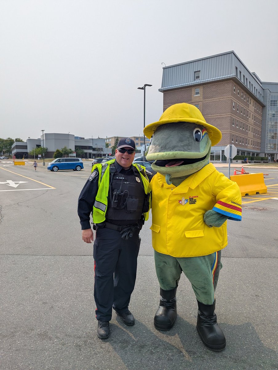 ColinLa709's tweet photo. @2025canadagames @MemorialU
@weathernetwork @GovNL #CanadaSummerGames #ShareYourWeather
A big welcome splash from Gusty on the main campus of Memorial University in St.John's NL. https://t.co/LZ8L5Hmx0O