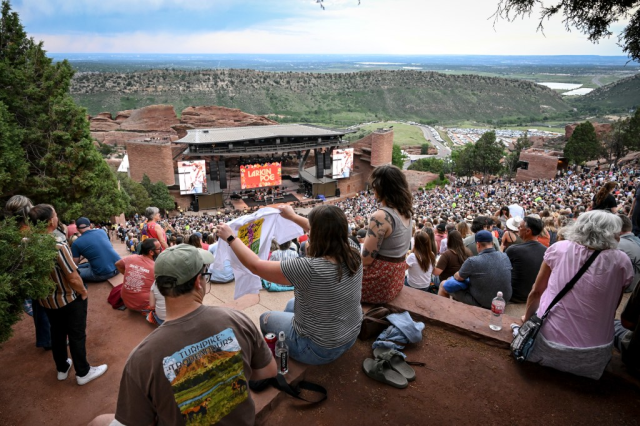 klhunt_pa's tweet photo. Six of metro Denver’s best live-music venues, from Red Rocks to the historic Paramount #WeAreAEG https://t.co/ky9blUz2AQ https://t.co/iy61VnR44b
