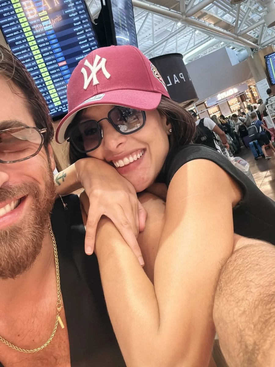 Bellissimi,felici e sorridenti 
Can &amp; Sara ❤️🔝

#CanYaman 
#SaraBluma