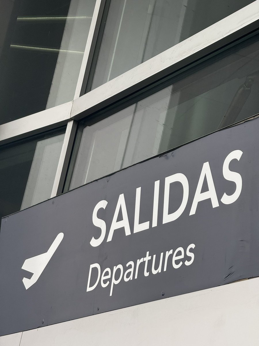 Por lo que pude ver, Santa Fe viaja a Bucaramanga con varias novedades. Reaparece Olivera, HSM se mantiene, no están Daniel Torres ni Angelo Rodríguez. 

Vuelo 3pm ✈️