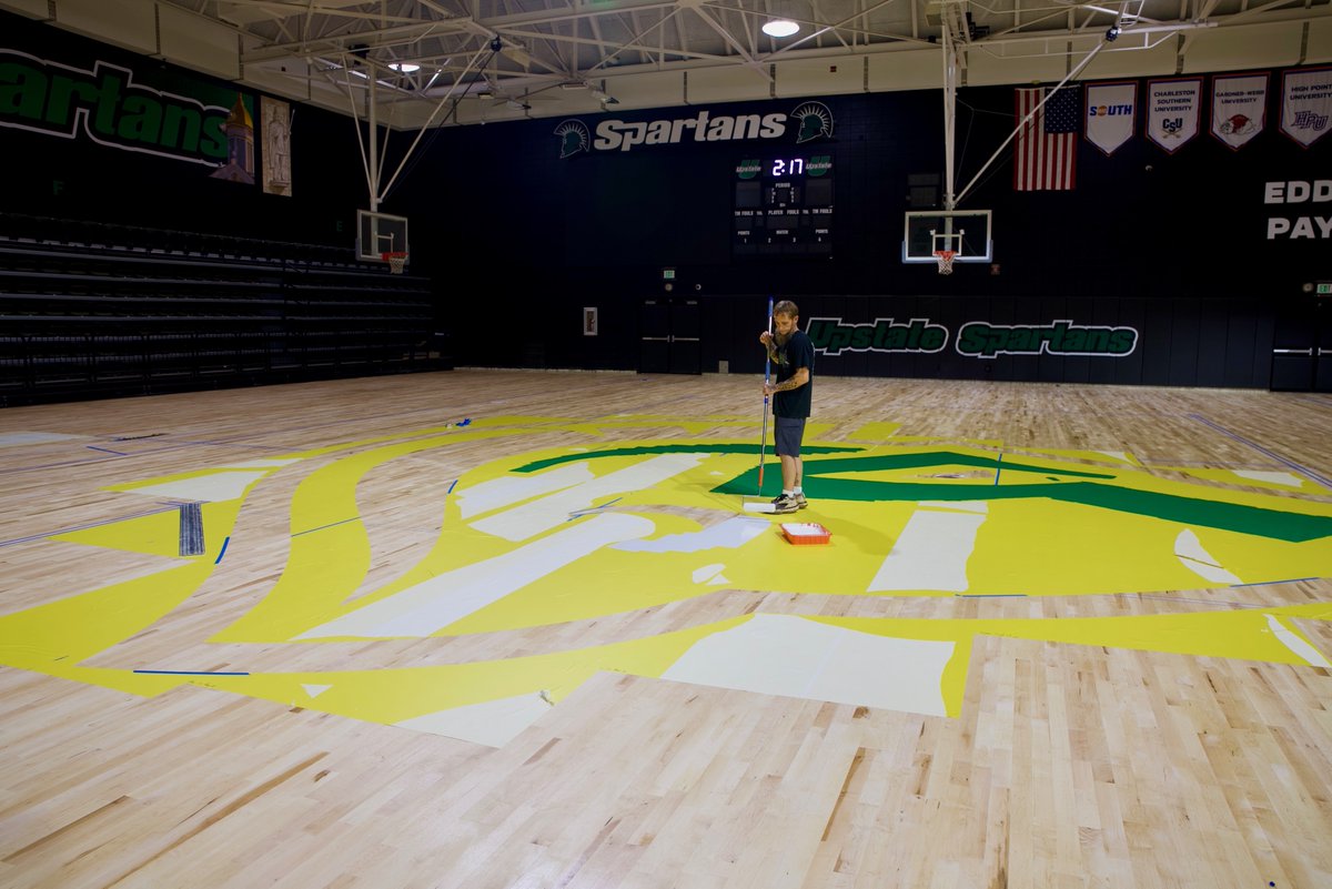 Fresh paint, same grind 🎨💪 The new Hodge floor is coming to life 🤩

#SpartanArmy⚔️