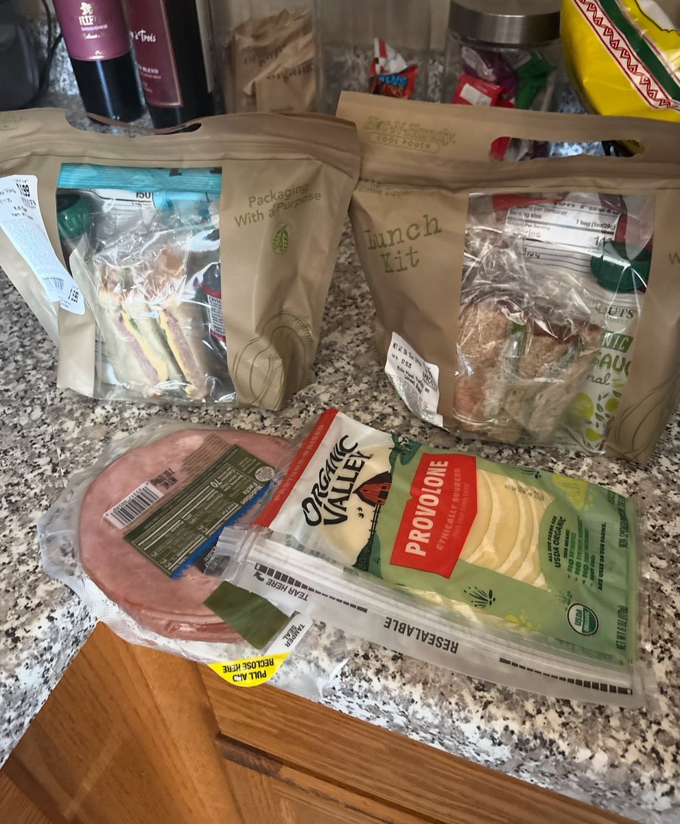 1Munchplug's tweet photo. After gooning ik you be hungry after so luminaeatz got 50-70% OFF 

RESTURANTS 🍔 AND GROCERIES 🛒 https://t.co/qGrxMr18Ee