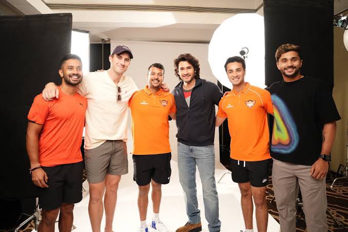 Master (@arunkalyan5) on Twitter photo Happy birthday mahesh babu from orange army <a href="/SunRisers/">SunRisers Hyderabad</a> <a href="/urstrulyMahesh/">Mahesh Babu</a> 🍊 mutuals thanks for your love for SRH, keep supporting 🙂 Happy birthday mahesh babu from orange army <a href="/SunRisers/">SunRisers Hyderabad</a> <a href="/urstrulyMahesh/">Mahesh Babu</a> 🍊 mutuals thanks for your love for SRH, keep supporting 🙂