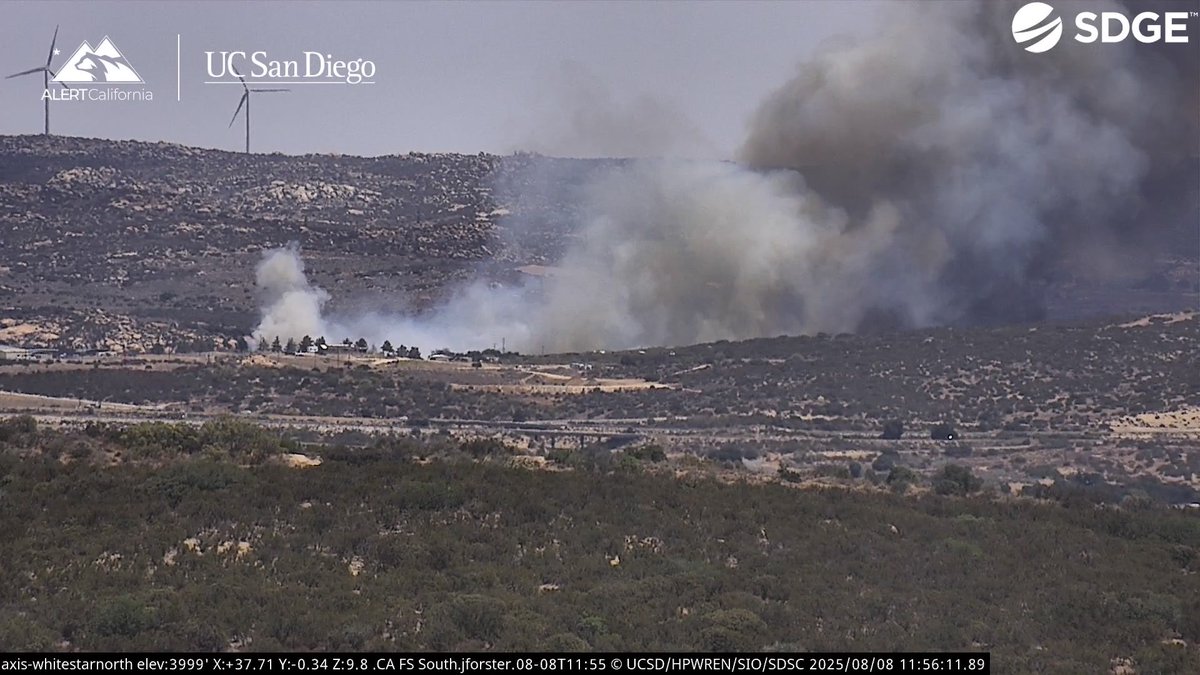 DanielFireTruck's tweet photo. New Brush Fire Roadrunner Lane, Boulevard, San Diego County.
10 acres, Moderate Rate of Spread.
Air Attack 330, Air Tankers 70, 71, Copter 14, 128.
#RoadrunnerFire https://t.co/anmsE9MYkv