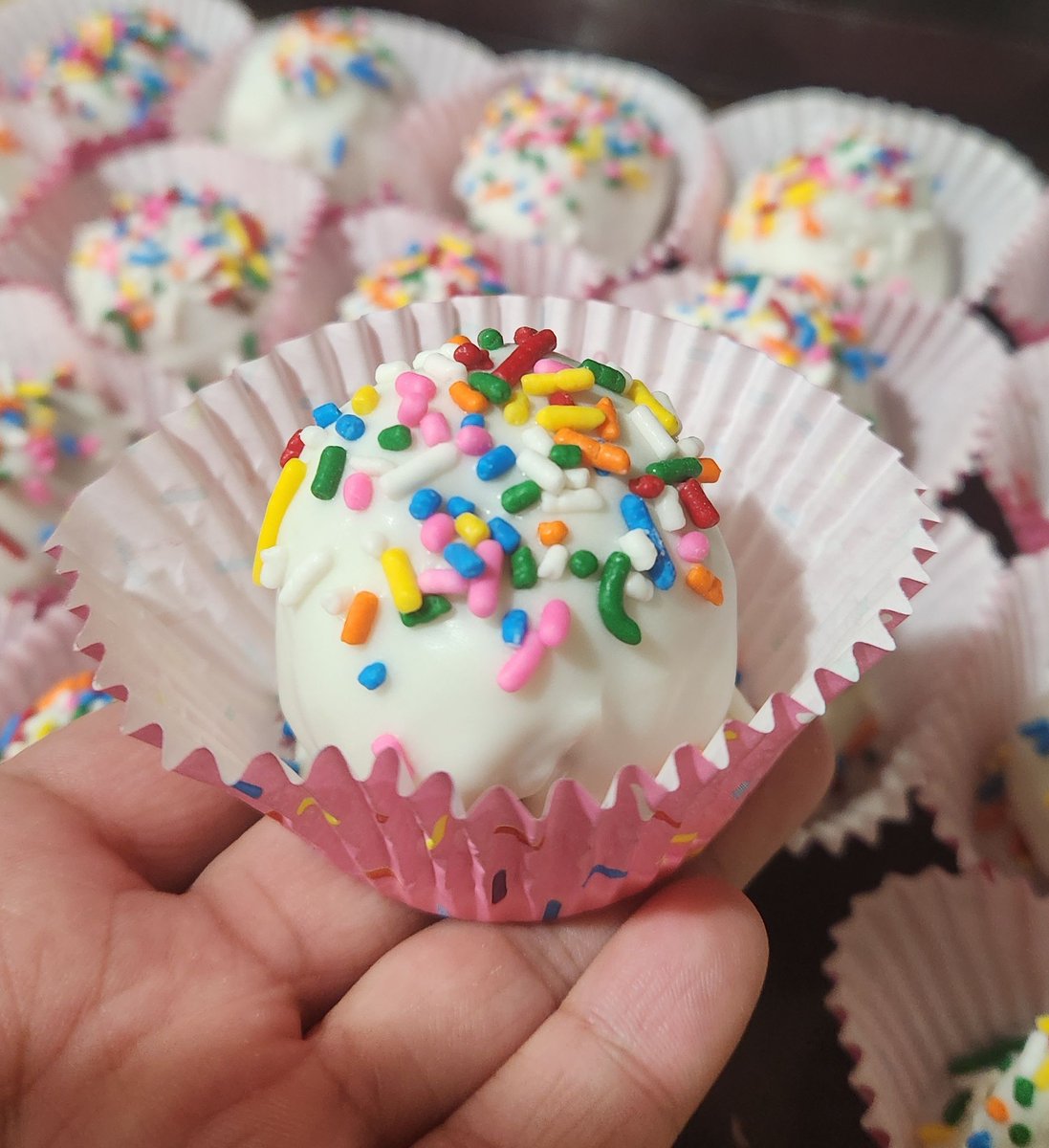 LB_Confections's tweet photo. We just added our cheesecake truffles to the website!!!! #smallbusiness 
https://t.co/3Cz6K2nkCq https://t.co/CHnxvW4FR5