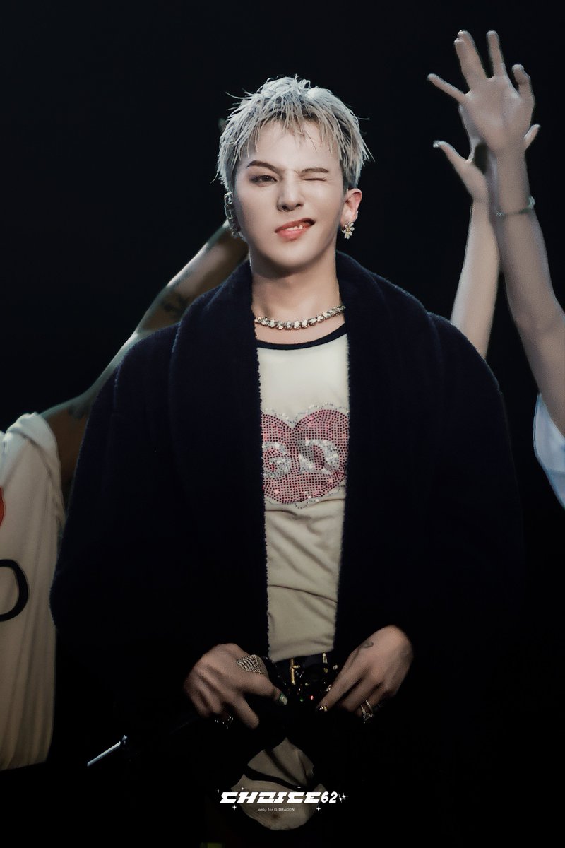 GDs_CHOICE's tweet photo. 250808 G-DRAGON 2025 WORLD TOUR [Übermensch] IN HONG KONG

너무 예뻐요
@IBGDRGN 

#gd #gdragon #지드래곤 #권지용 #kwonjiyong #權志龍 #权志龙 #Übermensch https://t.co/eQEk5k3u2e