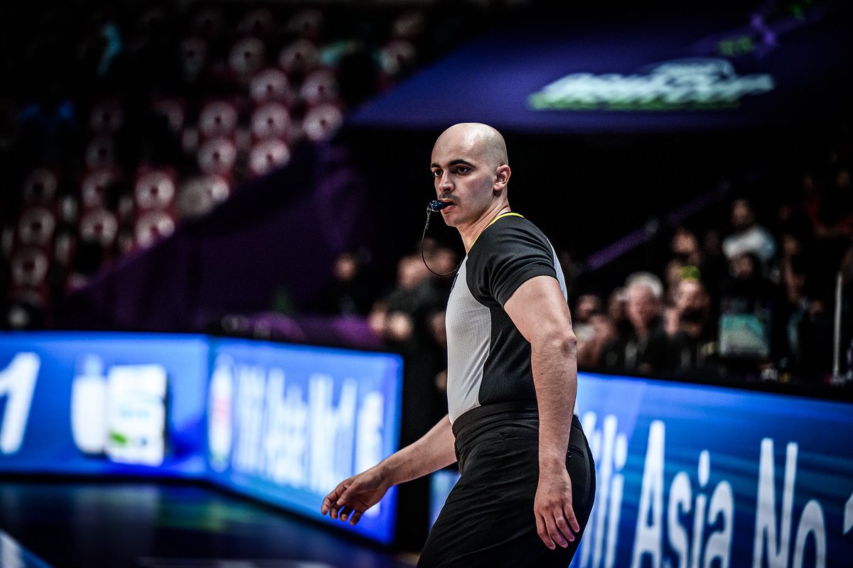 📸 | مشاركة حكمنا الدولي السعودي عبدالله الحجيلي بإدارة مواجهة قمة المجموعة A بين منتخب لبنان ومنتخب استراليا. 

#اهلًا_اسيا - #AsiaCup