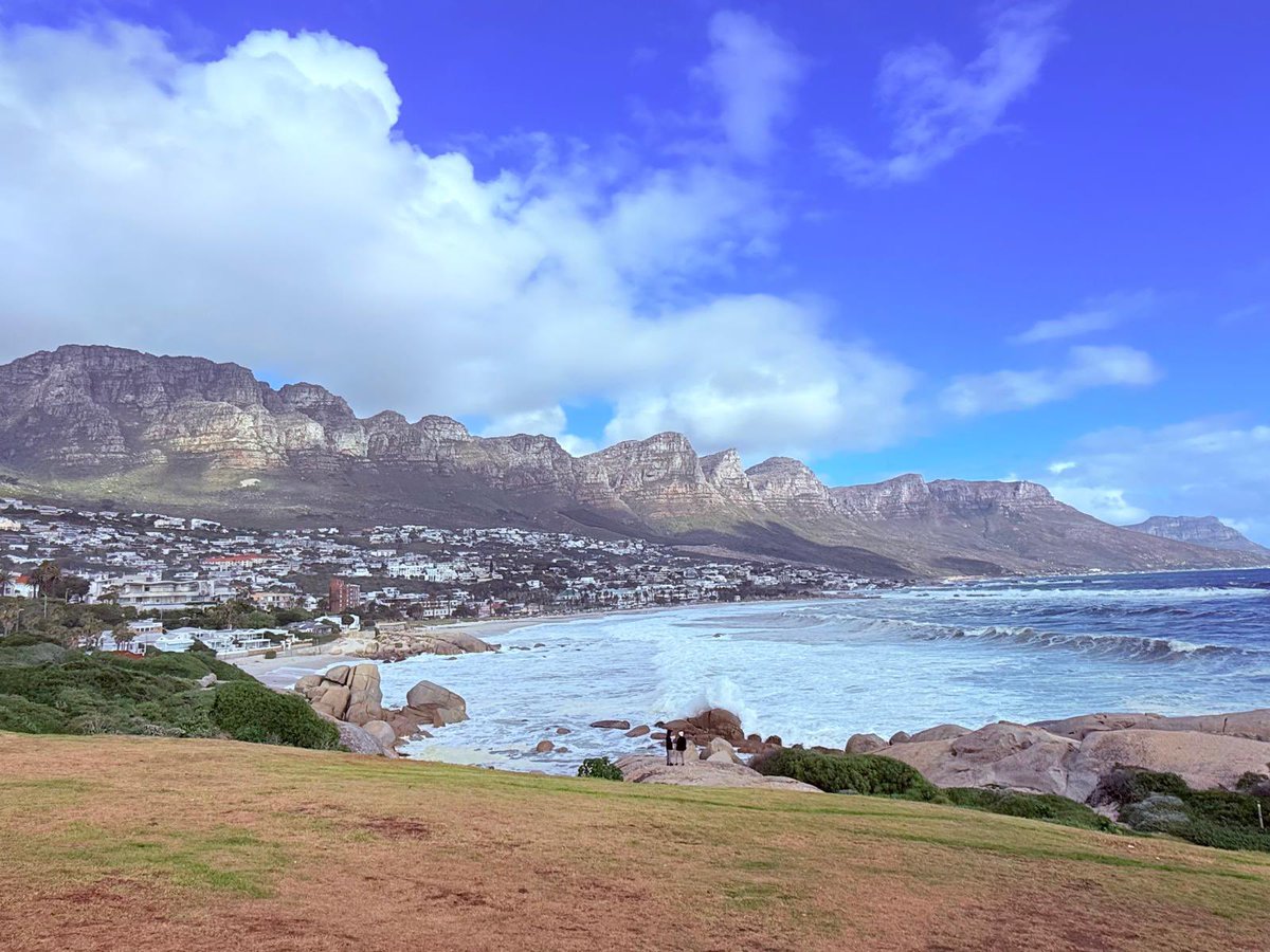 Loved Cape Town 🇿🇦 saw it via the top of Table Mountain and helicopter! This city is so friggin awesome! Visited district 6 museum to learn about the sobering history but a city a full of vibrance… AMAZING food scene and AMAZING views! Safari awaits! 🦁 🐘 🦏 🦬 🐆