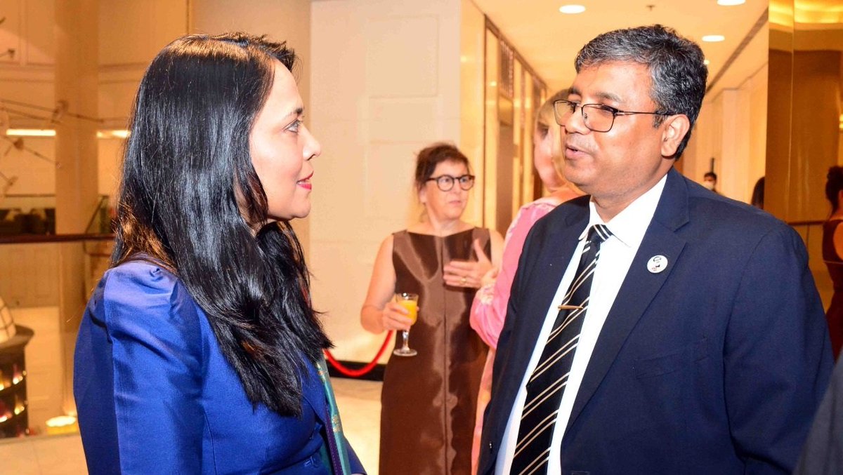 Ms.Rushanara Ali is one of my favorite British politicians. I can't understand why she left the British cabinet led by the Labour Party. I hope she will hold more important positions in the future. Wishing her the best!