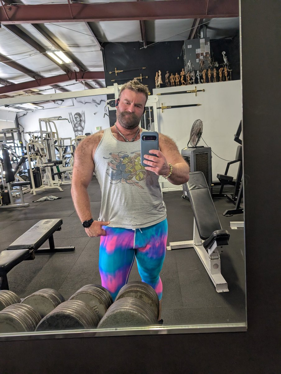 cut2medesigns's tweet photo. The Amazing Ryan rocking the Avatar Ombre Reversible Capri Length Tights while kickin' butt at the gym.
https://t.co/1ytcJUhmEn
#cut2medesigns #avatar #avatarombre #tights #spandexgear #customlengths https://t.co/Gln9O0rnjQ