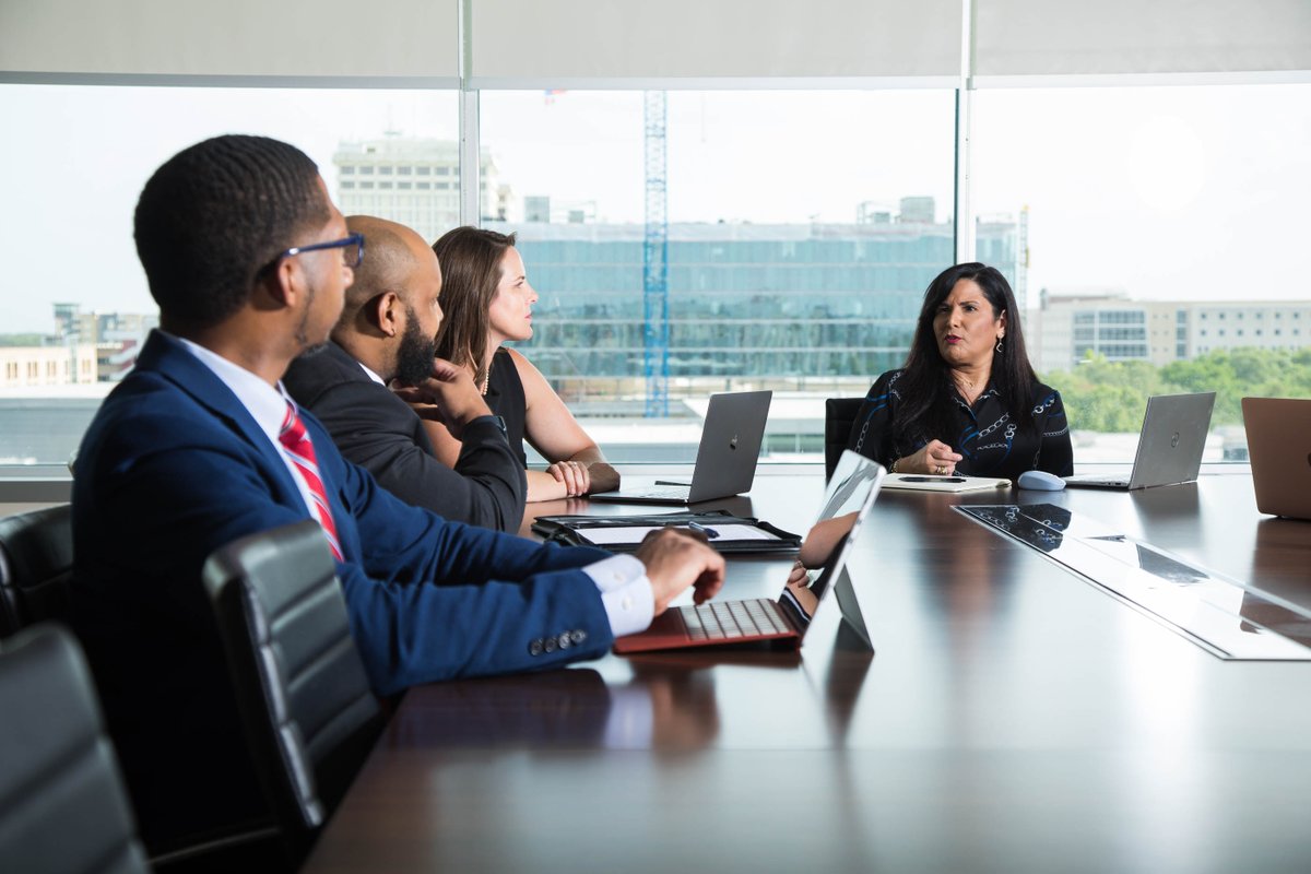 Houston moves fast. So should your career.

Whether you're climbing the corporate ladder or pivoting careers, the #UHBauer Mini-MBA is your fast track to mastering business fundamentals without the long-term commitment.

🗓️ 9/29 – 10/4
🔗 Learn more: bizjournals.com/houston/news/2…